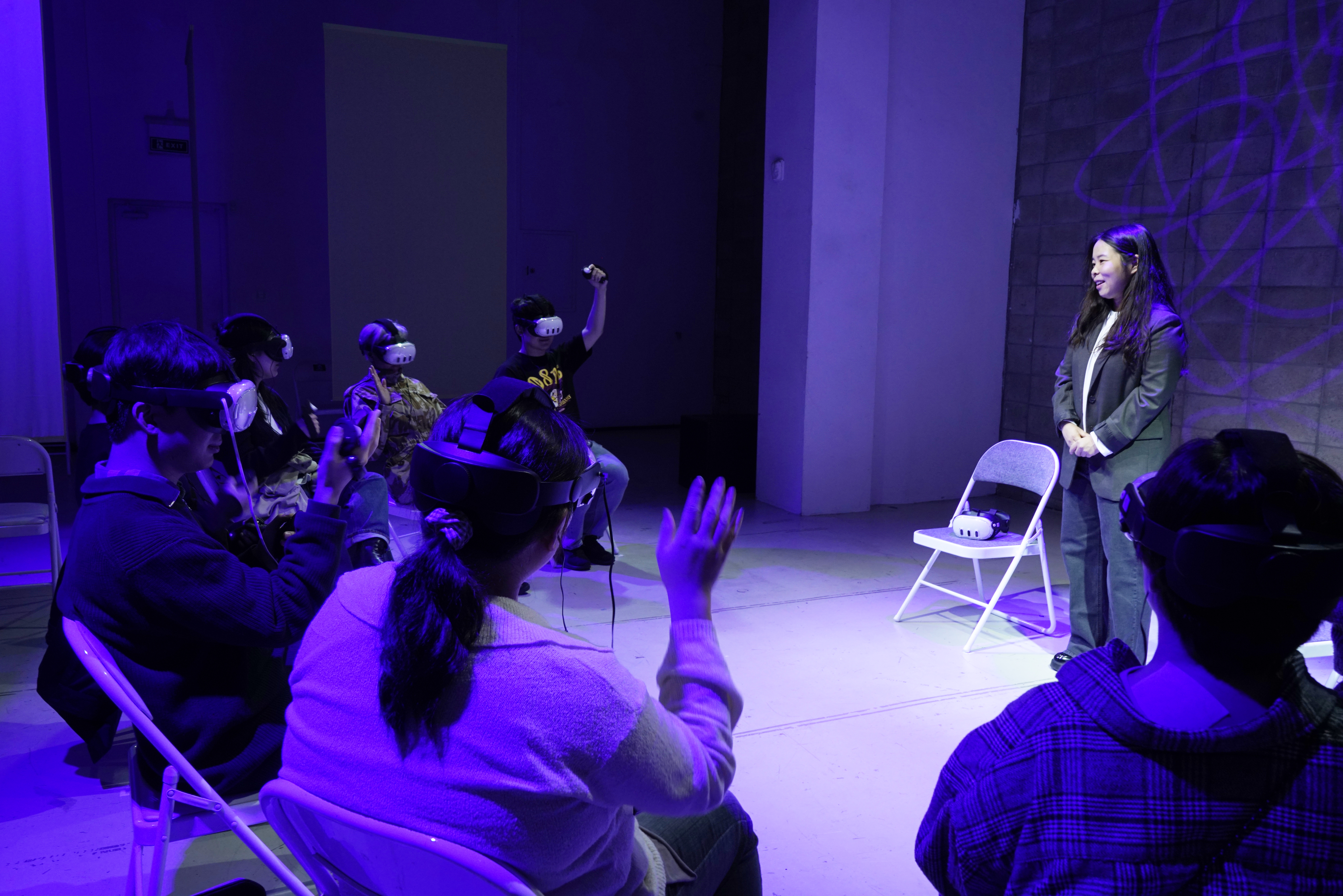 희미하고 불쾌한 타인들